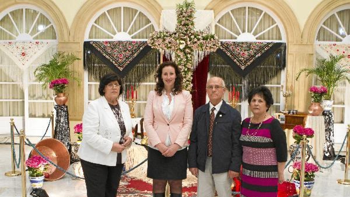 Cruz Solidaria de las religiosas de San Vicente de Paúl en Diputación, inaugurada ayer. ty