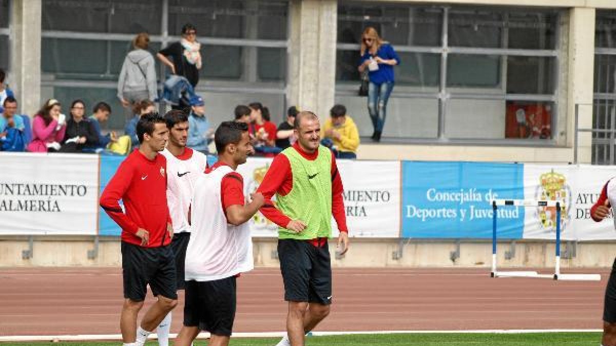 Fernando Soriano en el entrenamiento de este jueves.e;clip:rect