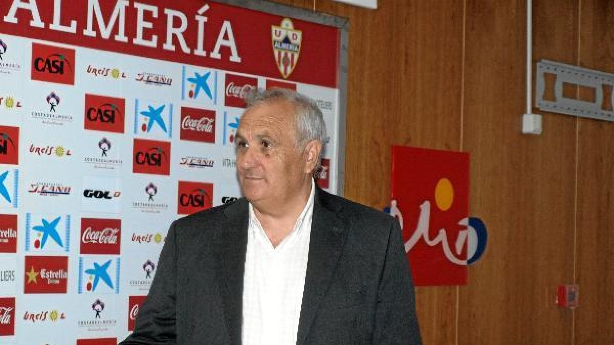 Alfonso, antes de comenzar la rueda de prensa.x