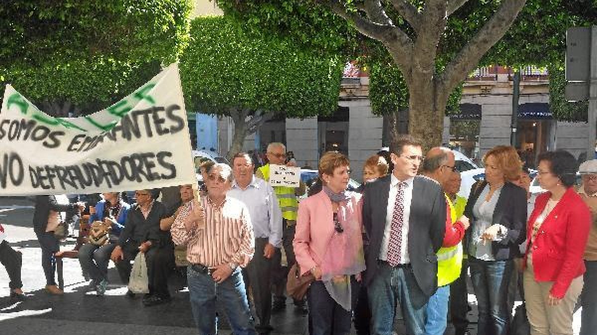 José Luis Sánchez Teruel también estuvo presente en la Concentración frente a Hacienda.tyl