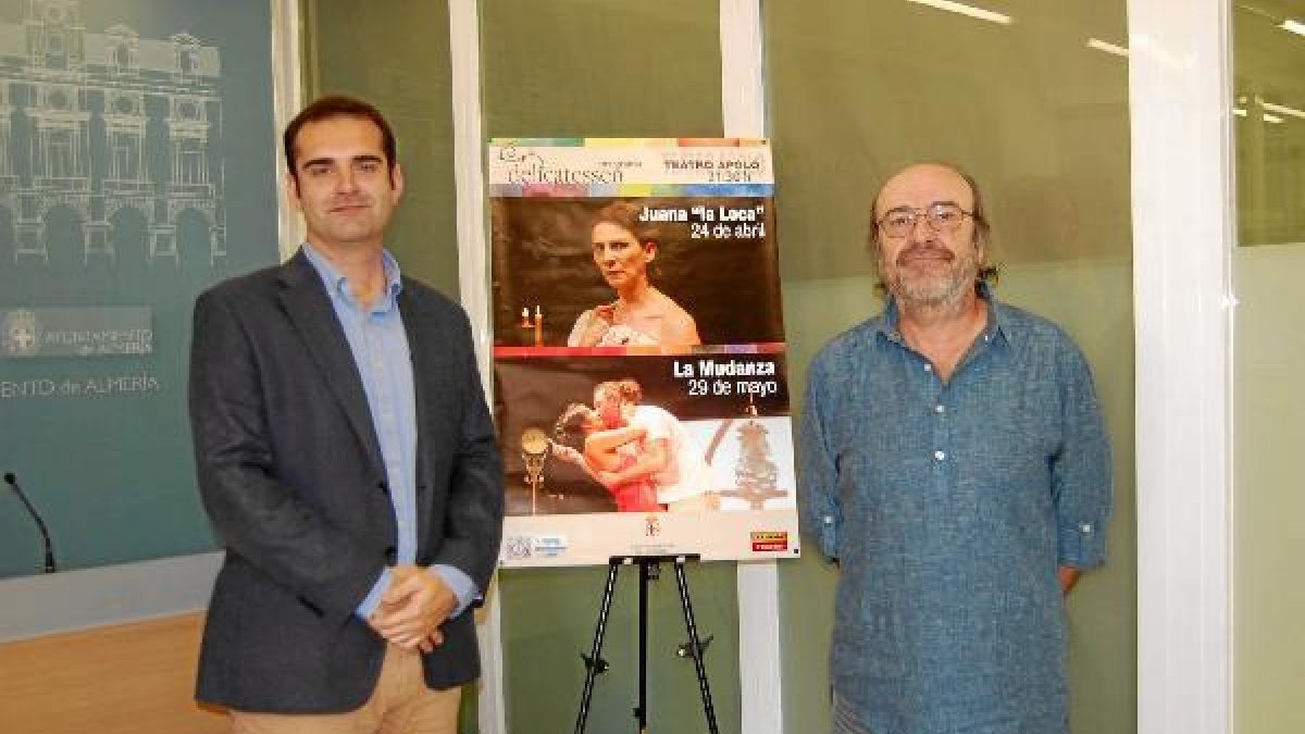 El concejal de Cultura y el director de Axioma, en la sala de prensa de la Plaza Vieja. ty