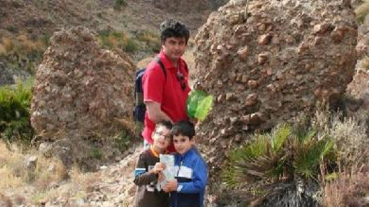 Miembros de la Asociación SERBAL Almeríax,auto,