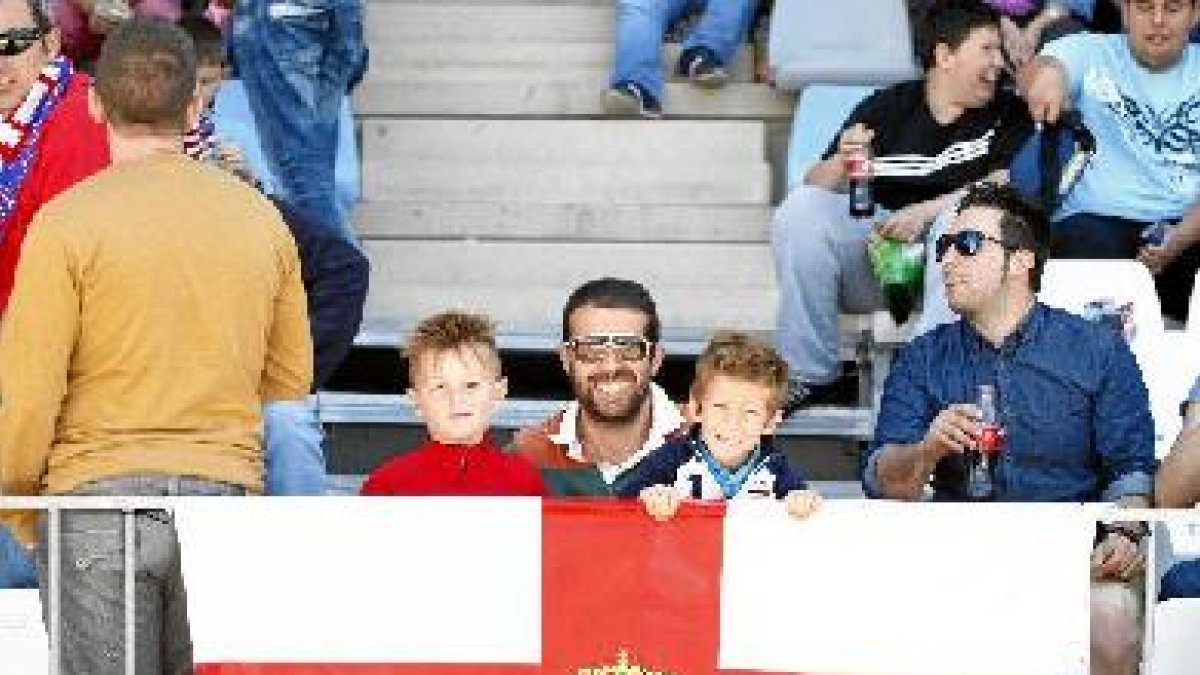 La afición del futuroo,469px);}