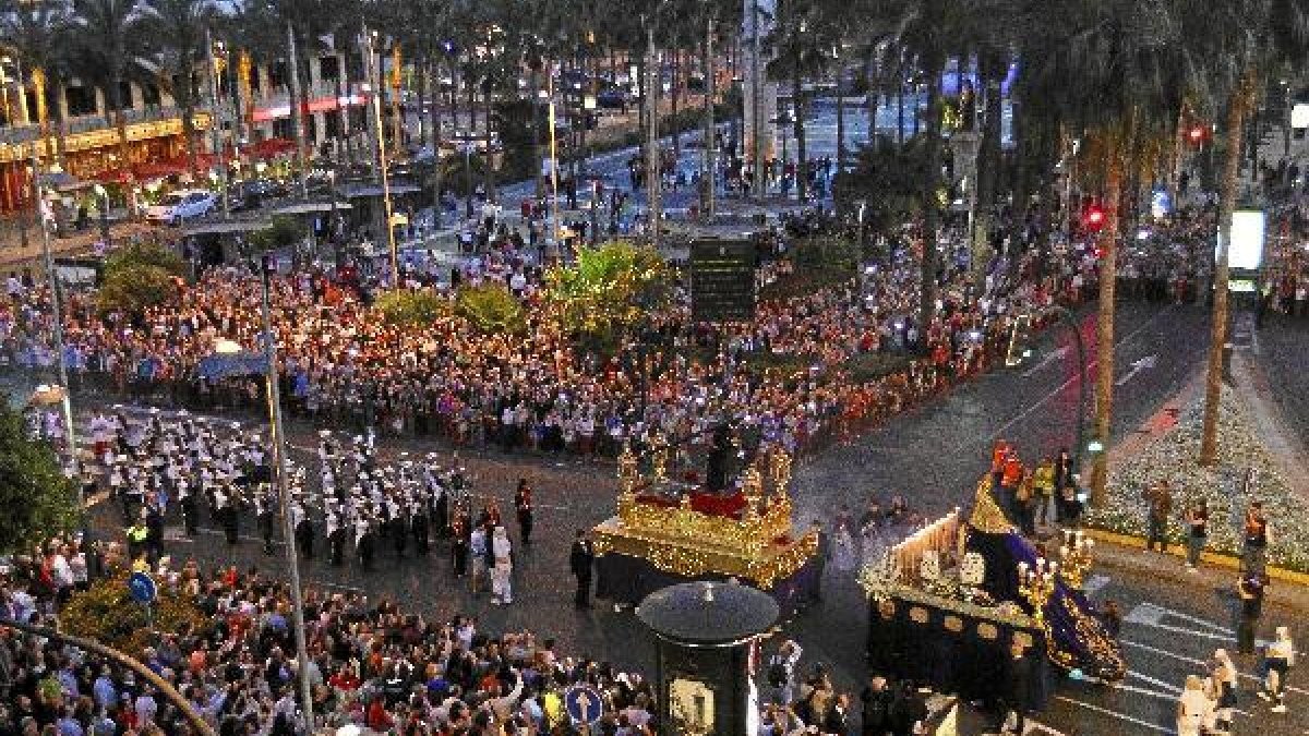 Como todos los años, la Plaza Emilio Pérez volvió a llenarse para ver el Encuentro.  tyle>