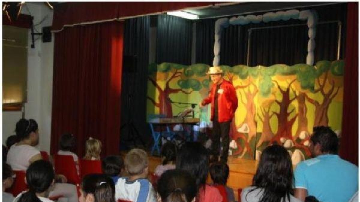Día del Libro Viator 2013. Teatro Los Colores y el Mare;clip:re