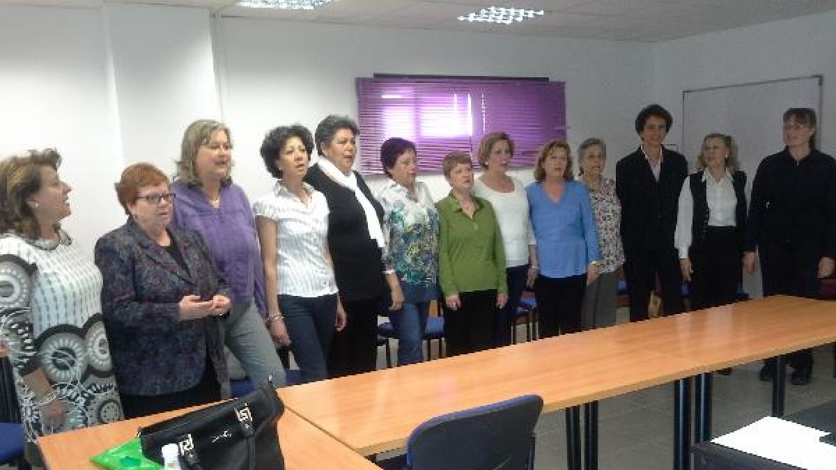 Participantes en el Coro Femenino del Centro de la Mujer. e;cli