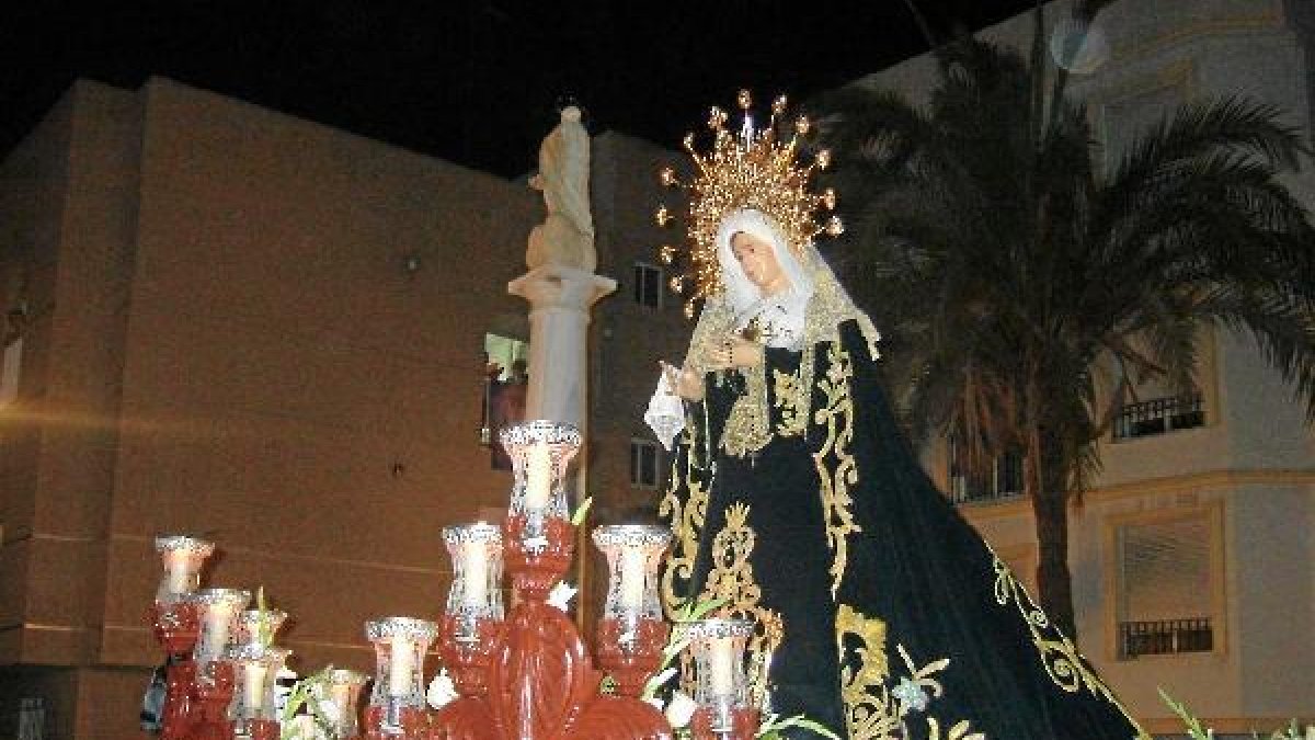 Con todo el dolor de su alma reflejado en su cara, la Virgen de los Dolores de Garrucha.ty