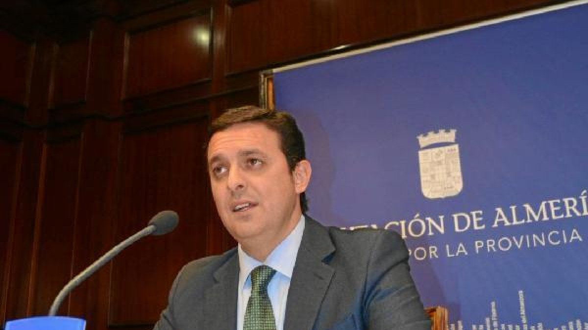 Javier Aureliano García,  vicepresidente de la Diputación de Almería.tyle>.apqj{position:a