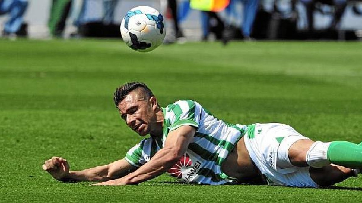 Los goles de Rubén se necesitan ahora más que nunca para salvar al Betis.tyle>.apqj{positi