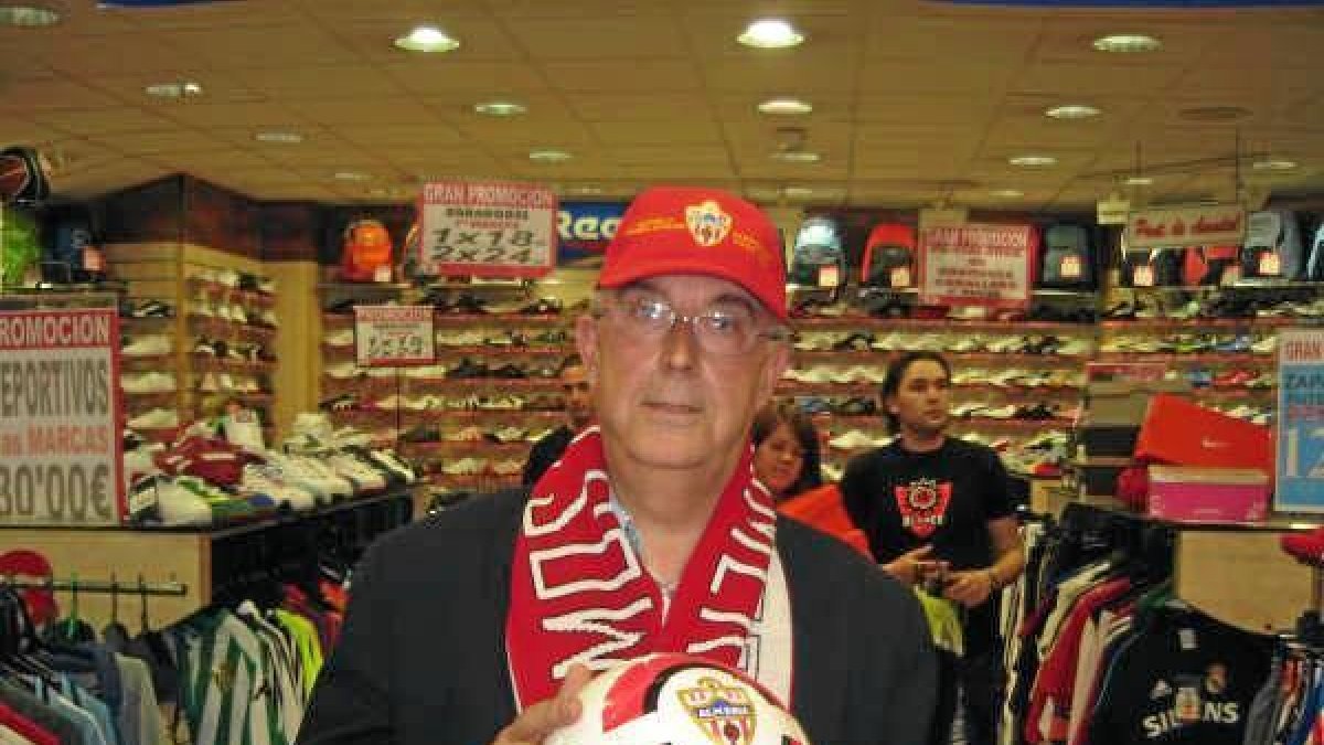 Guillermo Blanes nunca se marchará de su Almería.e;clip:rect(46