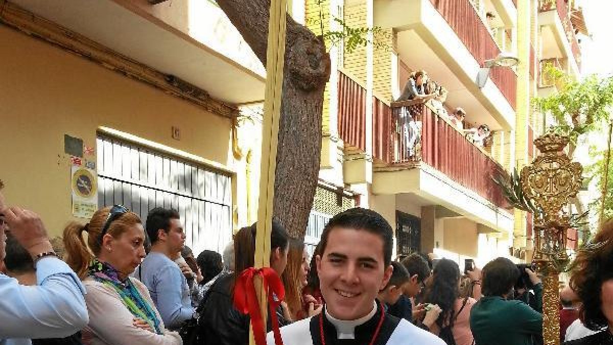 Alejandro García sabe con certeza que será sacerdote.e;clip:rec