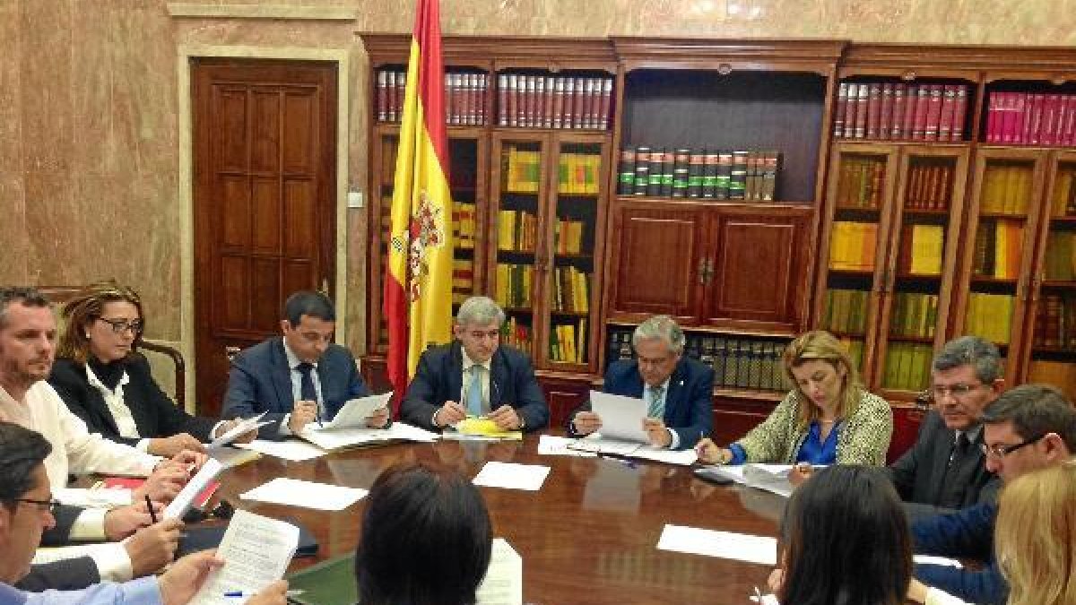 La reunión de la Comisión Provincial tuvo lugar ayer en la Subdelegación.tyle>.apqj{positi
