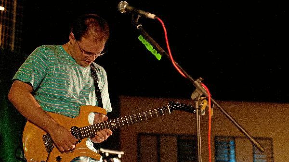 Kike Parra actuará esta noche en EMMA.x,auto,au