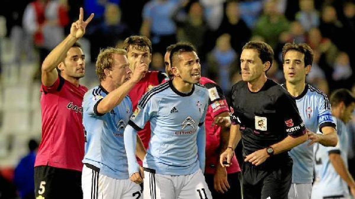 En Balaídos el Almería salió derrotado por 3 a 1.e;clip:rect(46