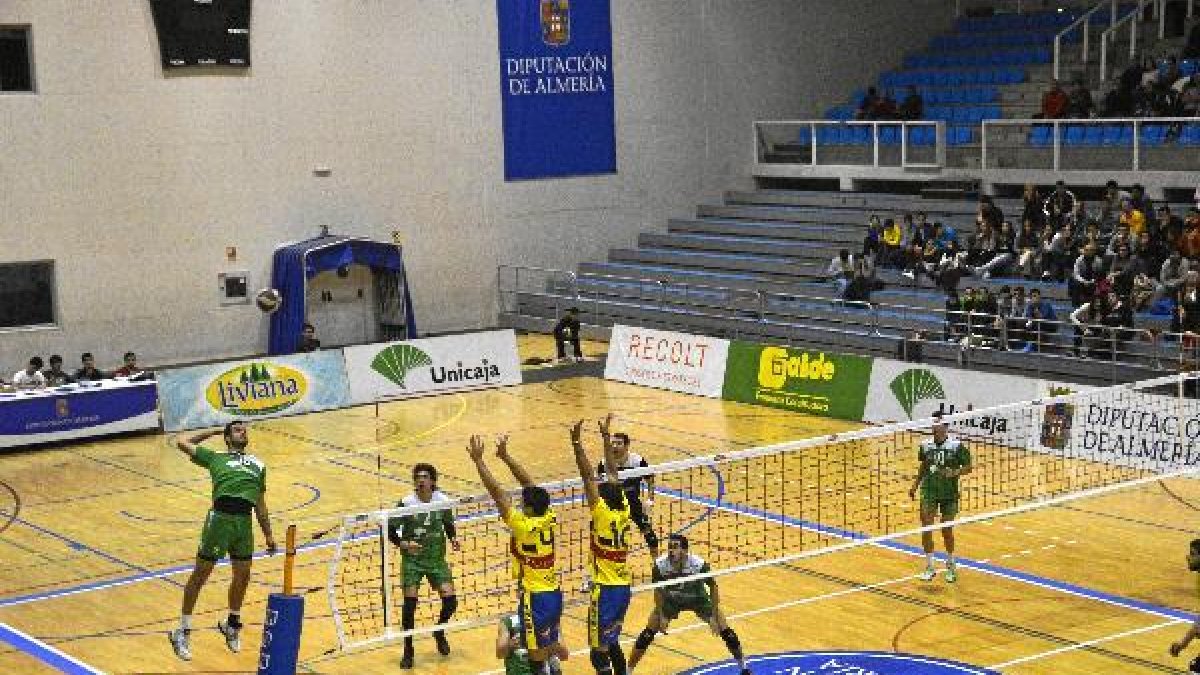 Ibiza demostró que van en serio en el Moisés Ruiz.e;clip:rect(4