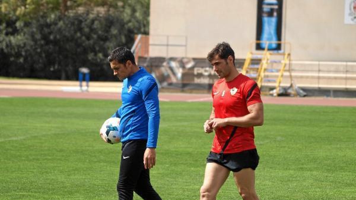 Francisco y Trujilloo,469px);}