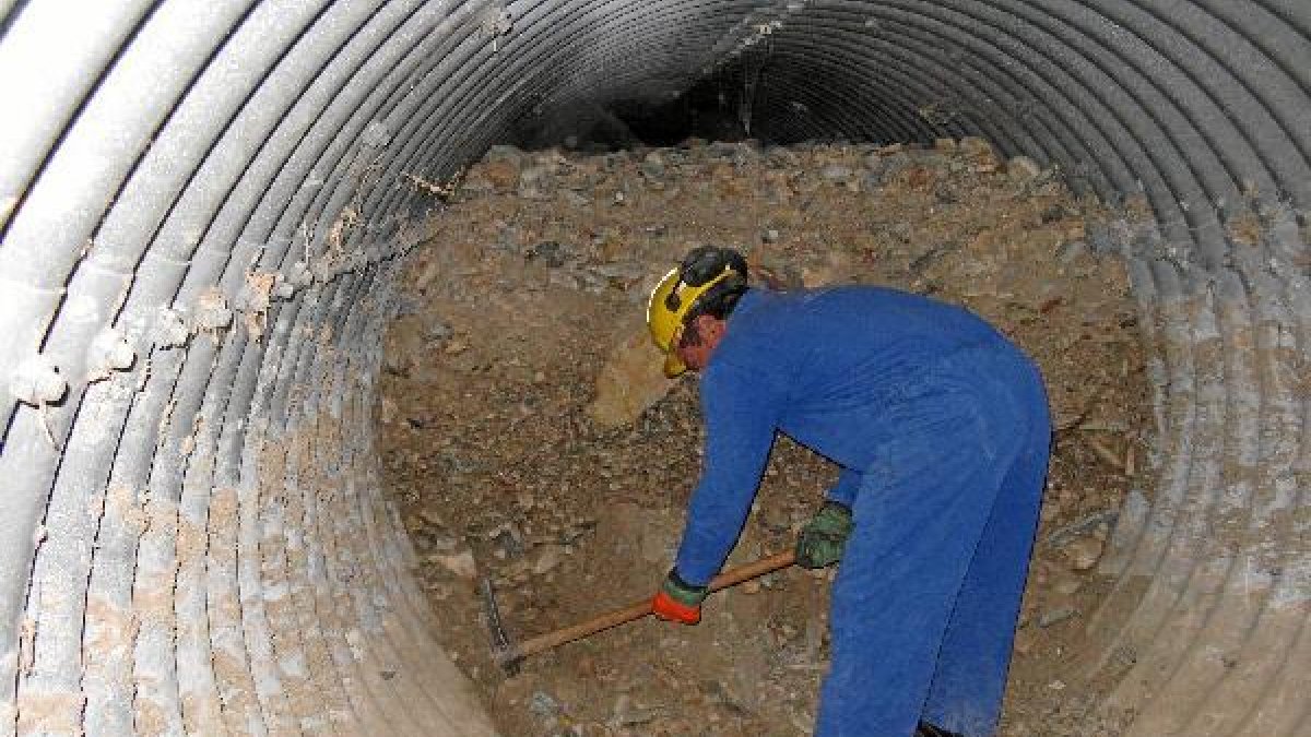 Estado en el que se encontraba la salida de del agua del barranco. tyle>.apqj{position:abs