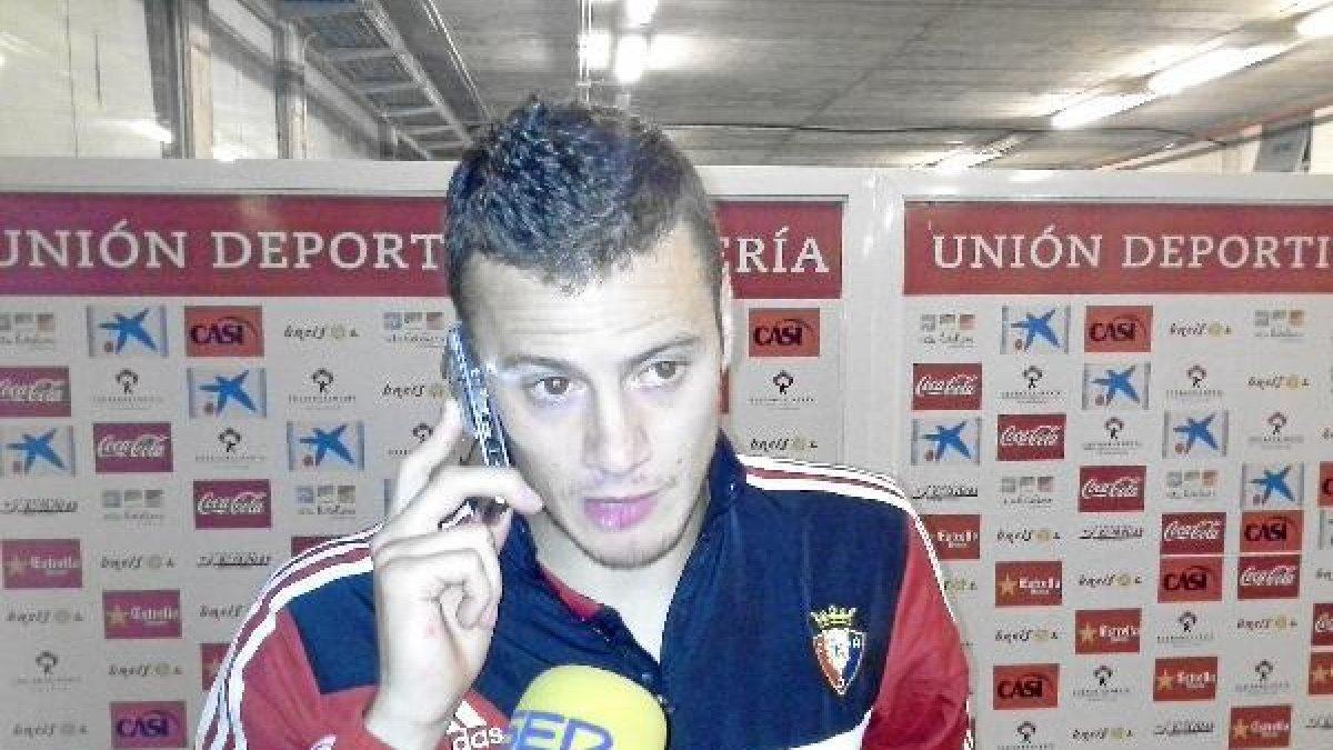 Oriol Riera en El Larguero.o,469px);}