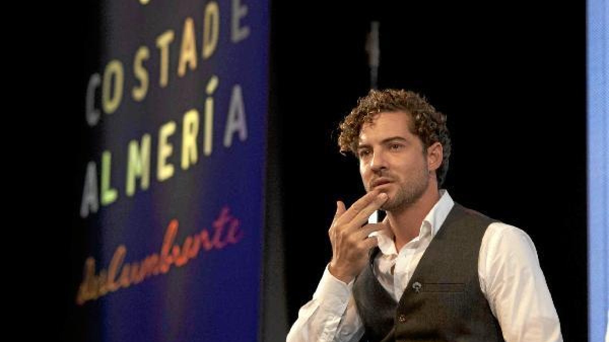 David Bisbal en la presentación de su nueva gira. e;clip:rect(4