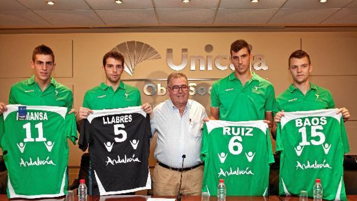 Ramón Sedeño bien acompañado por sus muchachos.