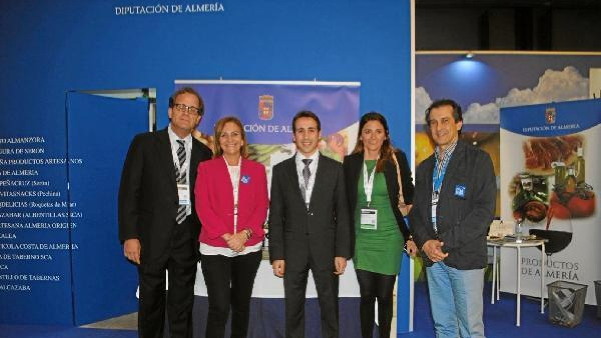 Diputados de Málaga en el stand de Almeríax,aut