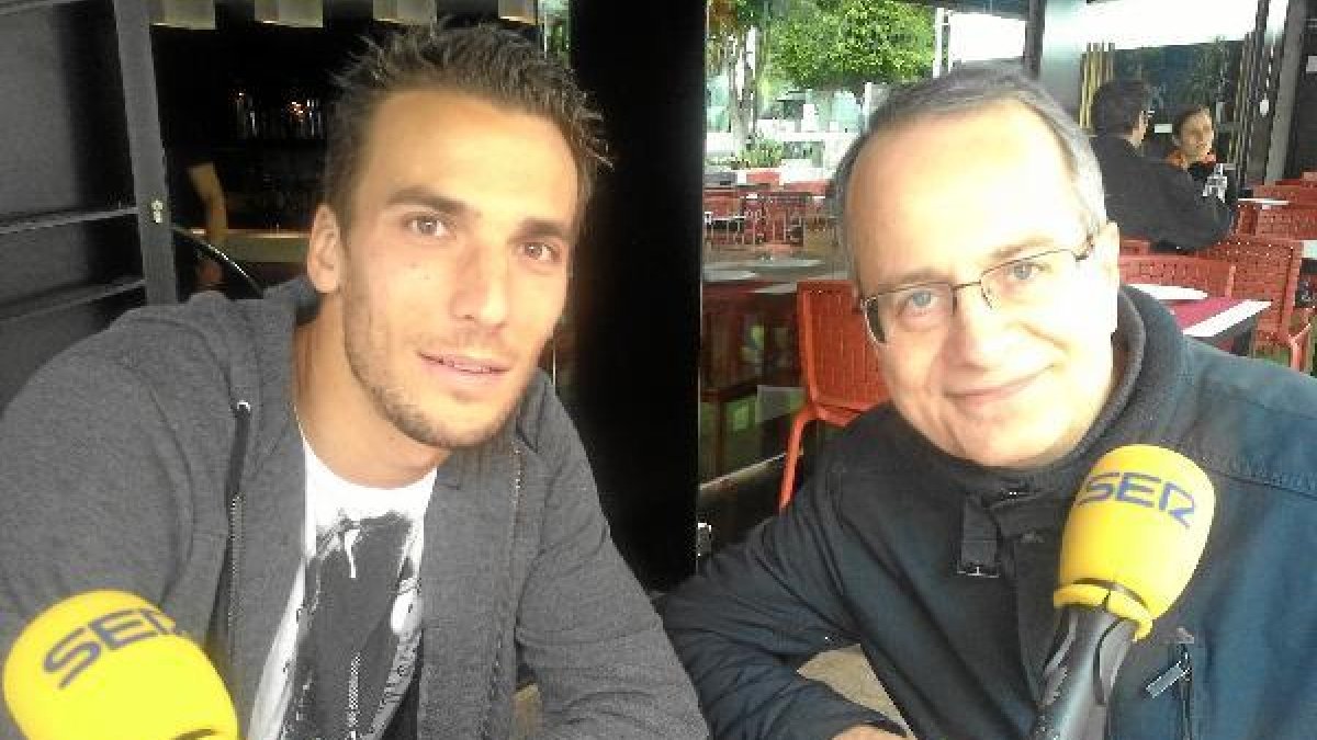 Óscar Díaz y Tony Fernándezo,469px);}