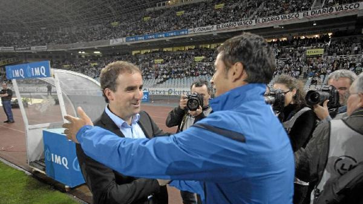 Los más jóvenes de Primera se saludan, Arrasate y Francisco.e;c