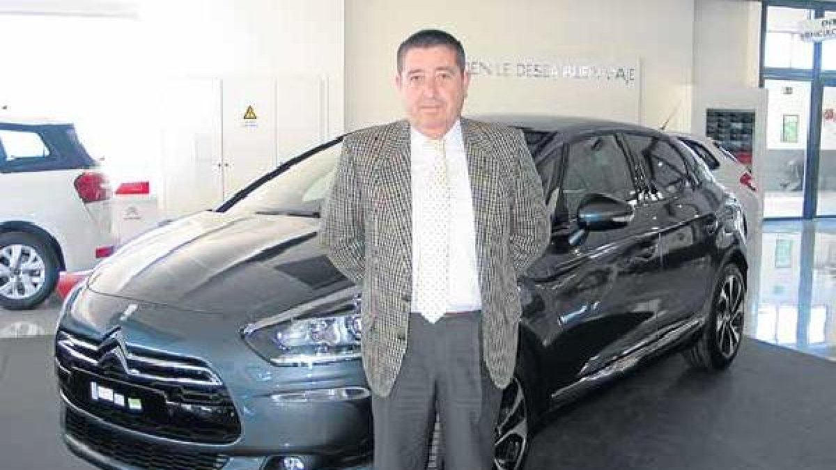 FRANCISCO SEGURA, gerente de Ejido Motorx,auto,