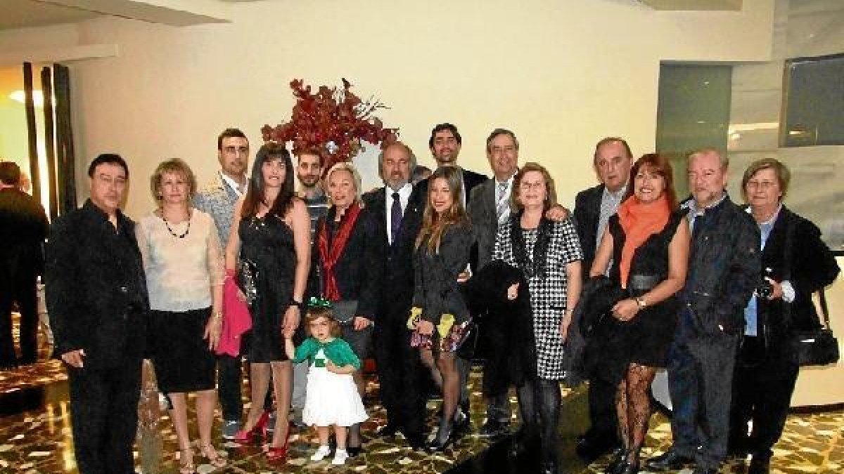 Pascual Sánchez con toda su familiao,