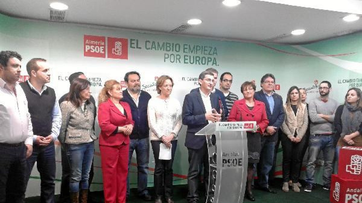 El PSOE constituye en Almería el Grupo de Turismo.e;clip:rect(4
