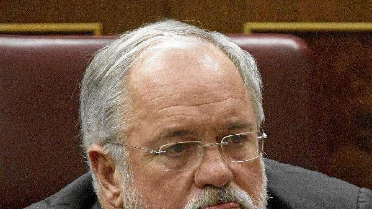 El ministro Arias Cañete.o,469px);}</