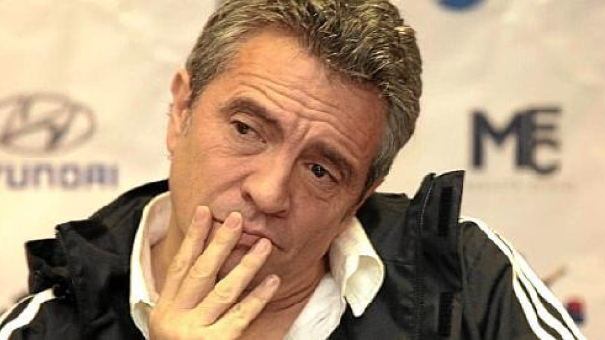 Juanma Lillo se ha visto muy afectado por la publicacíón de su supuesto salario.tyle>.apqj