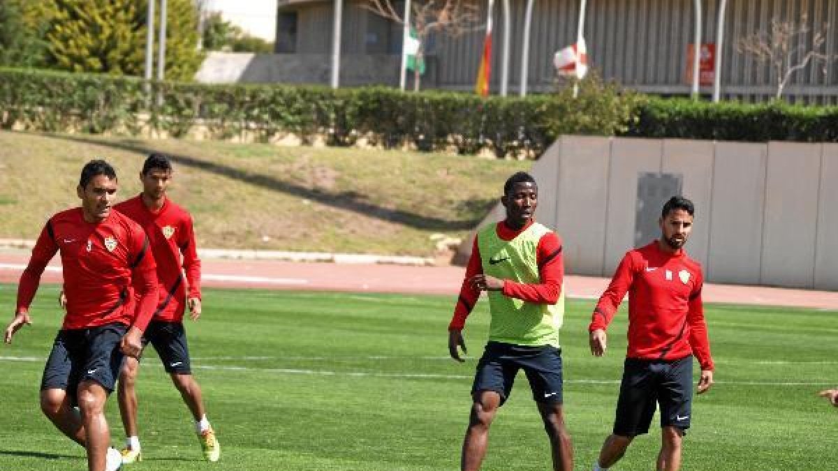 Jonathan entrenó con normalidad.o,469