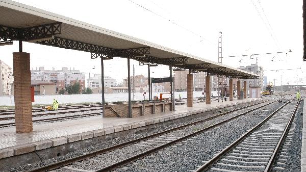 Vías en la estación del ferrocarril de Almería.