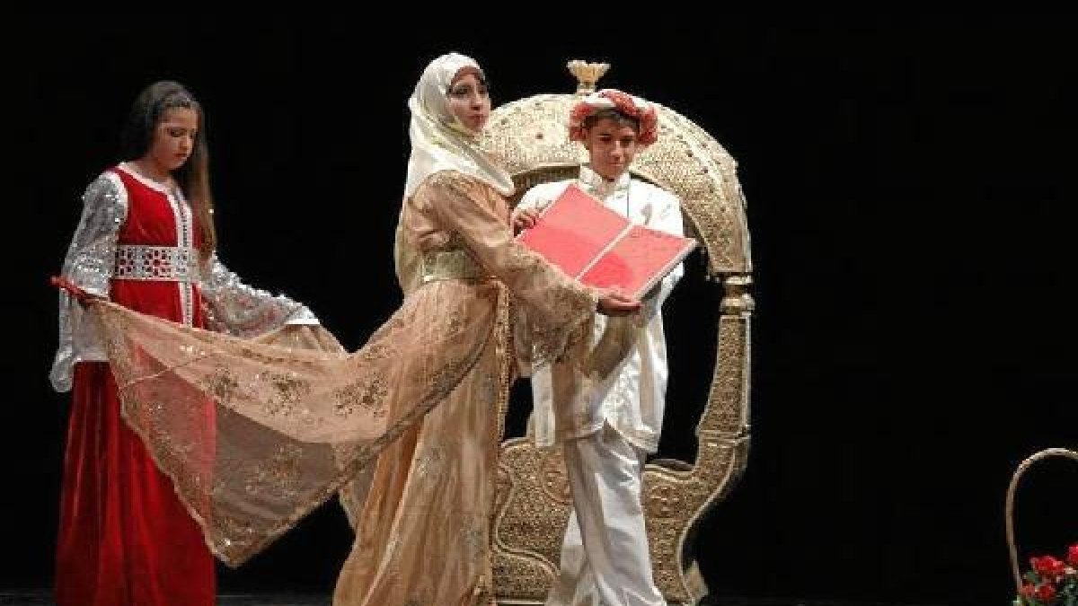 Representación de 2013 de Teatro El Masrah. x,a