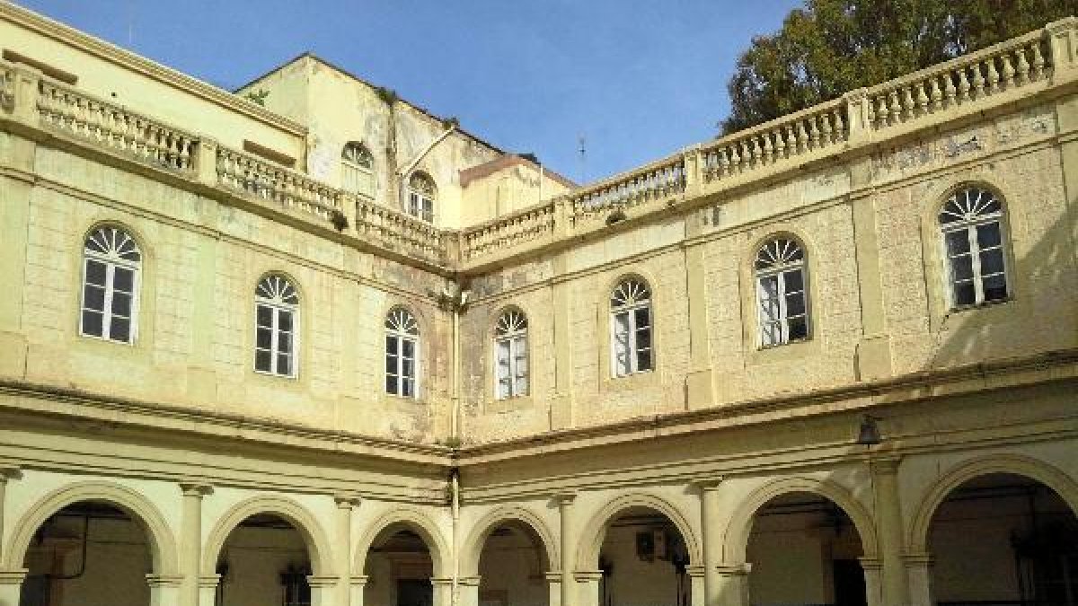 Interiores del antiguo Hospital Provincial.x,au