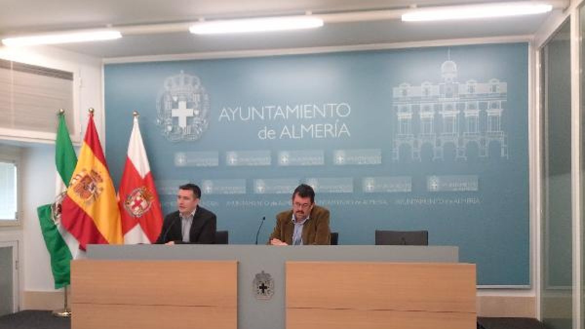 Los concejales de IU en el Ayuntamiento de Almería, Agustín de Sagarra y Rafael Esteban.ty