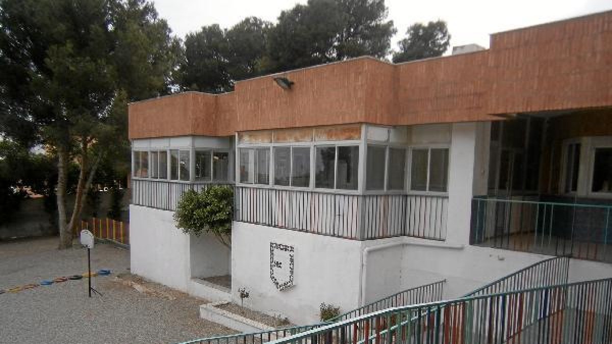 Imagen de la guardería y su patioo,46