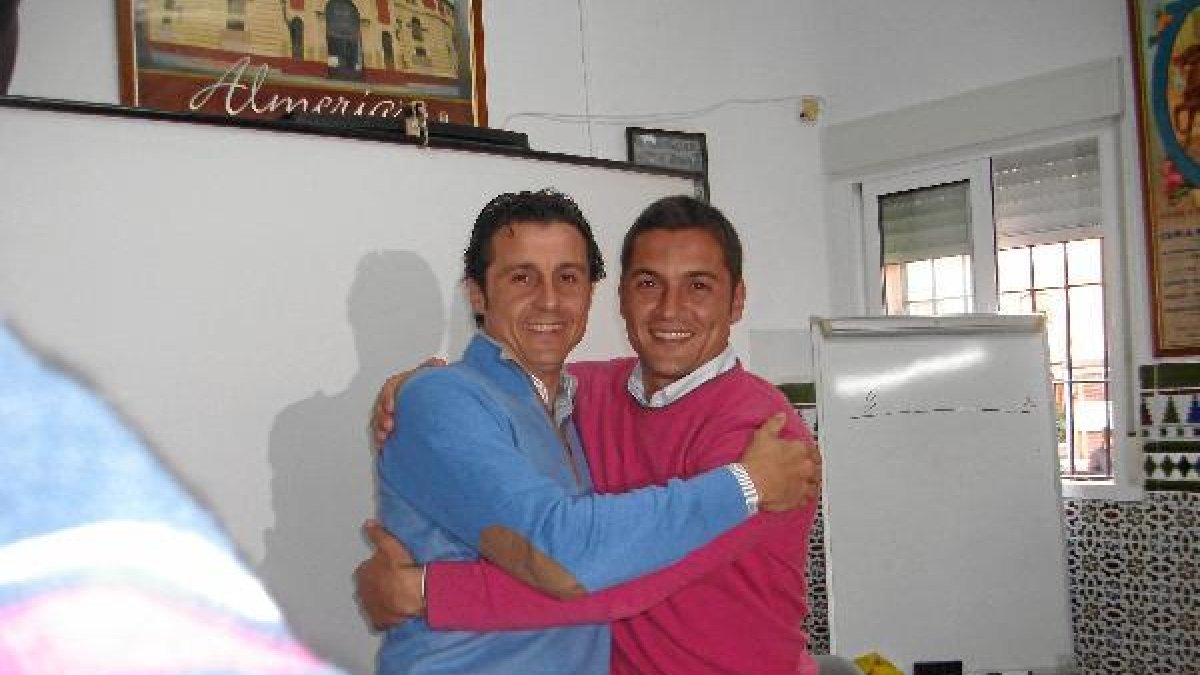 Ruiz Manuel con Franciscoo,469px);}</