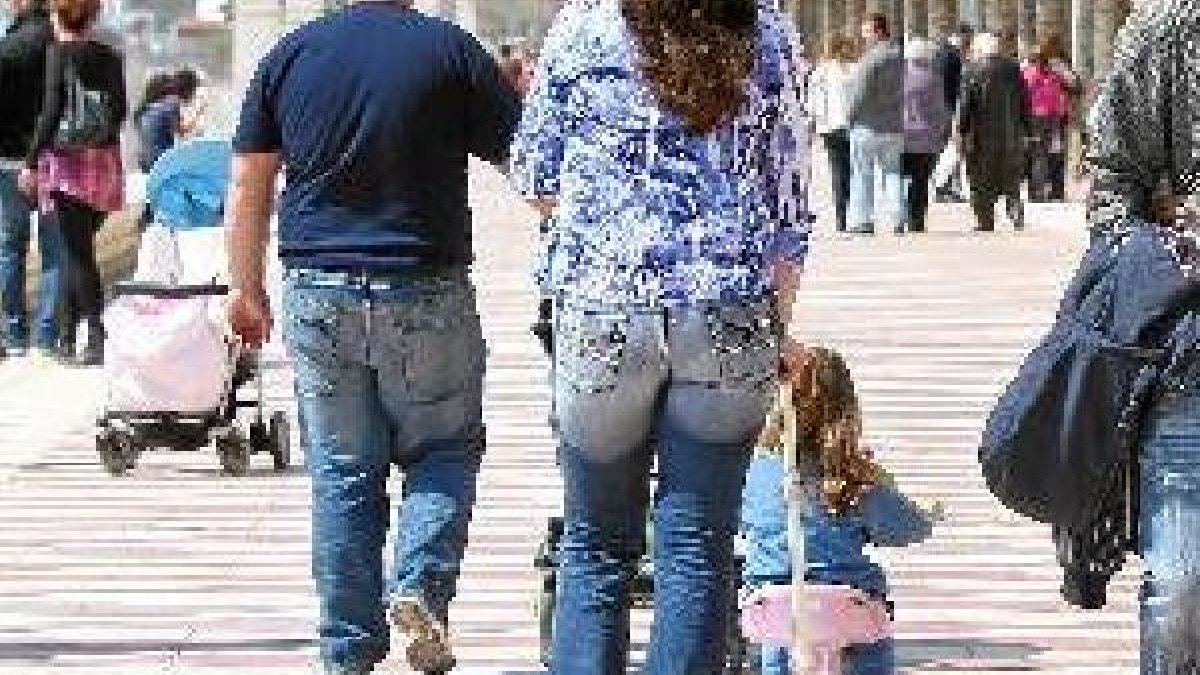 Las solicitudes superan con creces el número de adopciones concedidas. tyle>.apqj{position