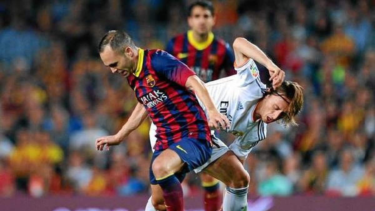 La emoción, aseguradao,469px);}