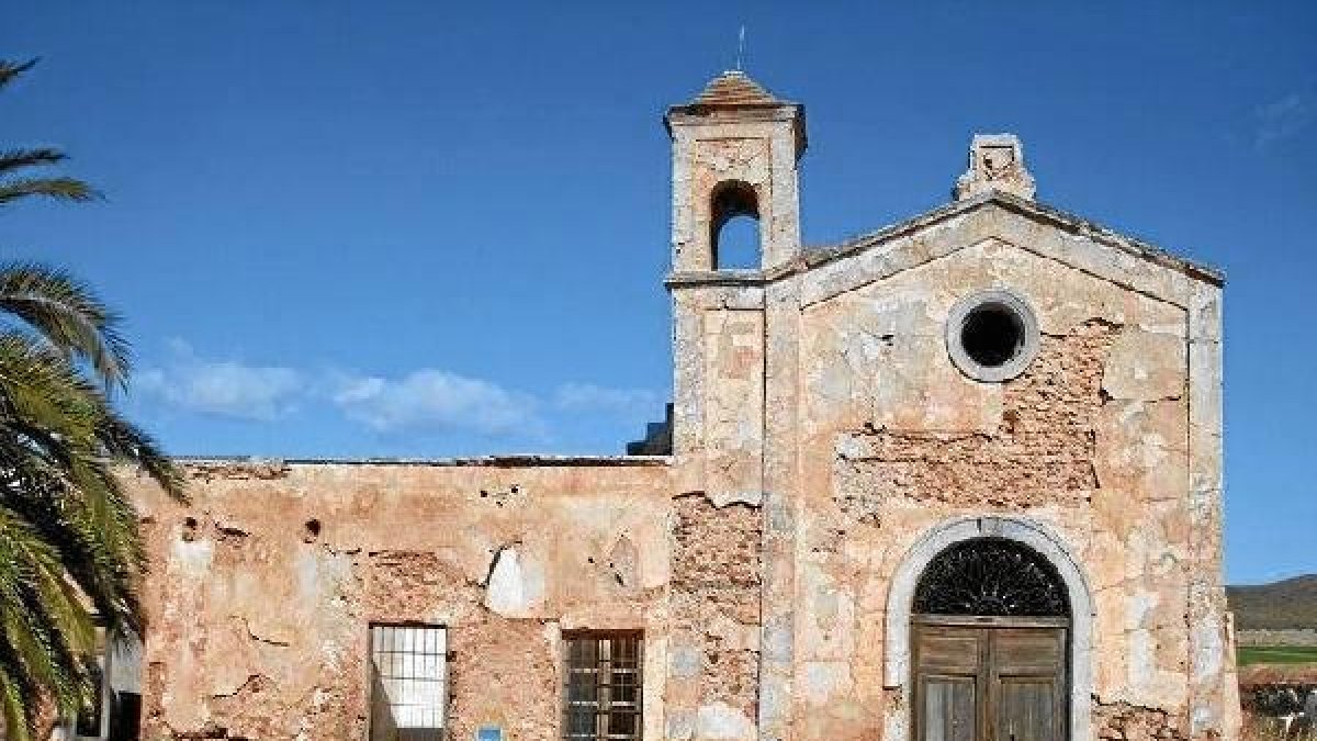 IU alerta del riesgo de que el edificio se desplome.e;clip:rect