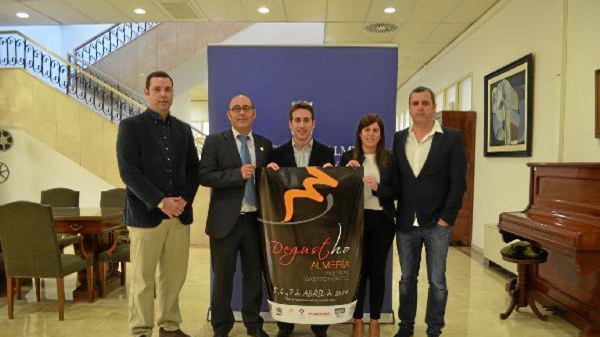 Los organizadores  e impulsores de ‘Degustho’ ayer, en la Diputación Provincial, donde se presentaro