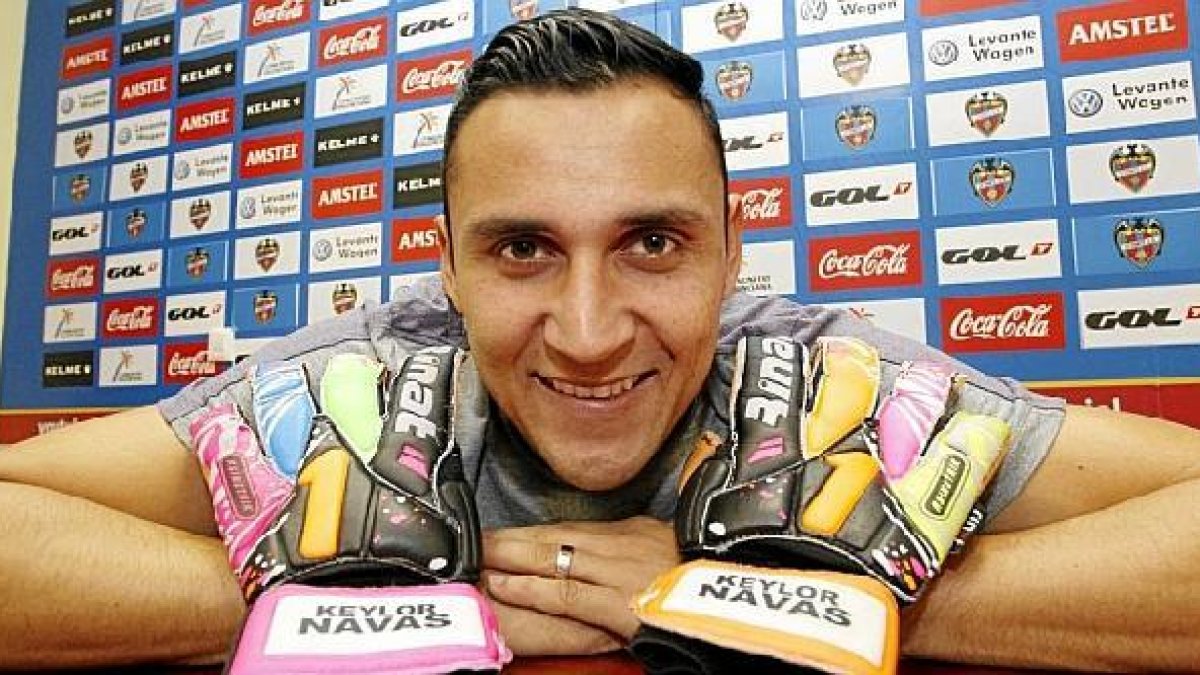 Keylor Navas se ha convertido en todo un referente para la portería.tyle>.apqj{position:ab
