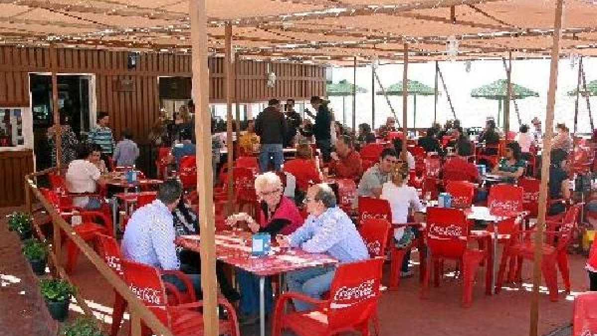 Los chiringuitos de las playas urbanas podrán tener una superficie total de 300 metros cuadrados.