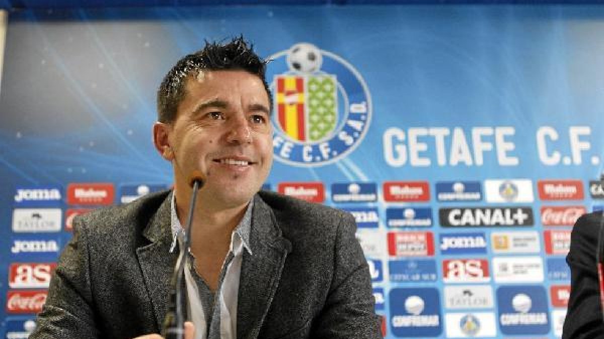 Cosmin Contra confía en la plantilla para mantener la Primera División.tyle>.apqj{position