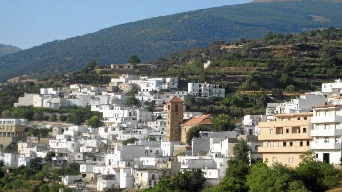 Bayárcal, de apenas 360 habitantes, se ubica en la vertiente almeriense de la Alpujarra.t