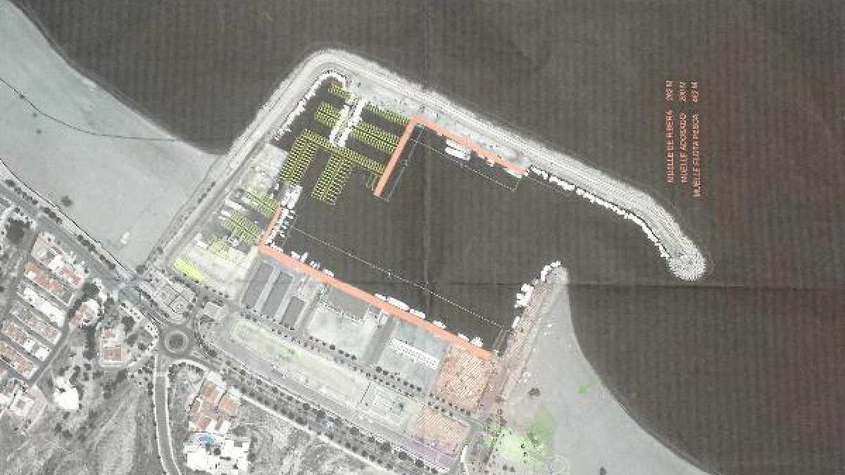 Plano del proyecto de la EPPA aceptado y a la derecha, pantalán de barcos deportivos en primer plano