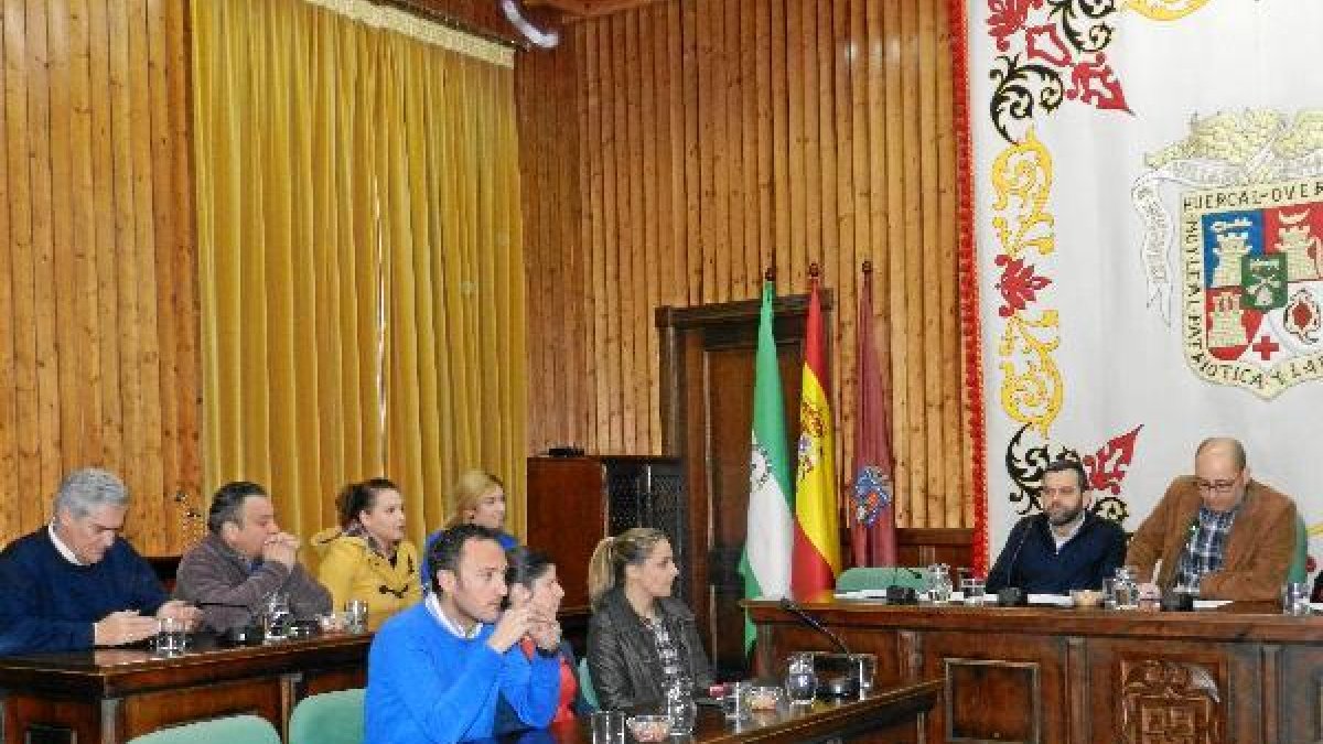 Pleno extraordinario para resolver el contrato.