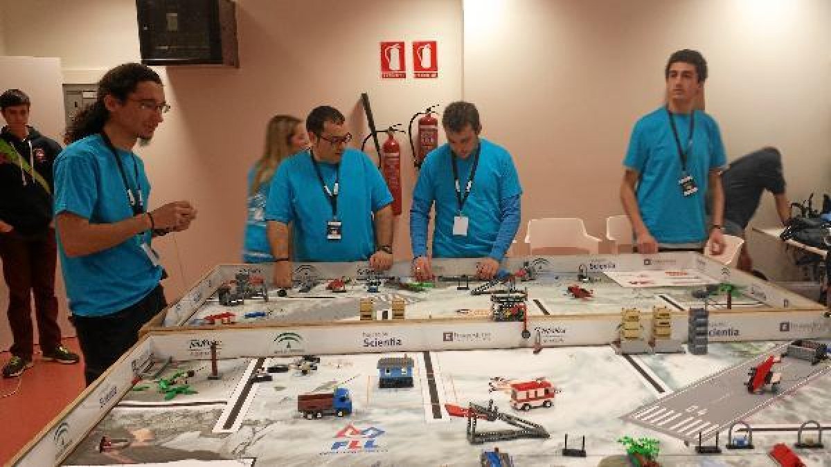 La competición se desarrolló en un gran ambiente, donde los jóvenes, además de presentar sus proyect